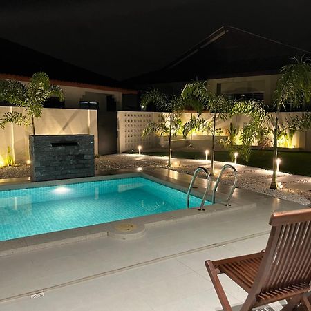 Home In Terengganu With Private Pool Kuala Terengganu Bagian luar foto