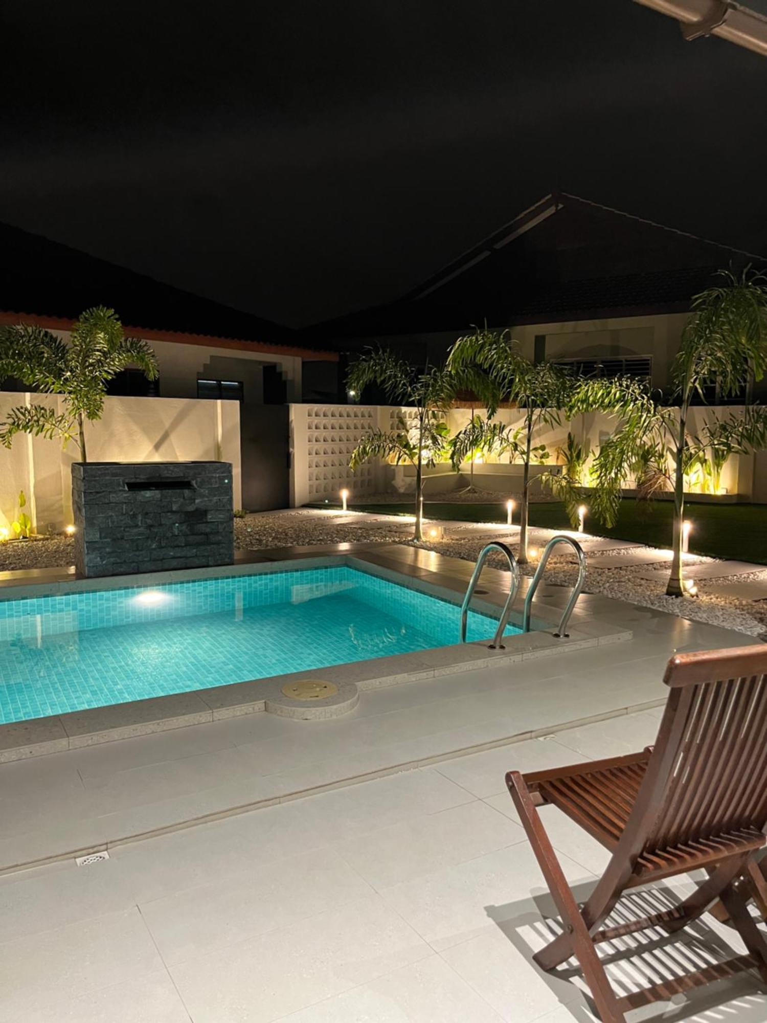 Home In Terengganu With Private Pool Kuala Terengganu Bagian luar foto